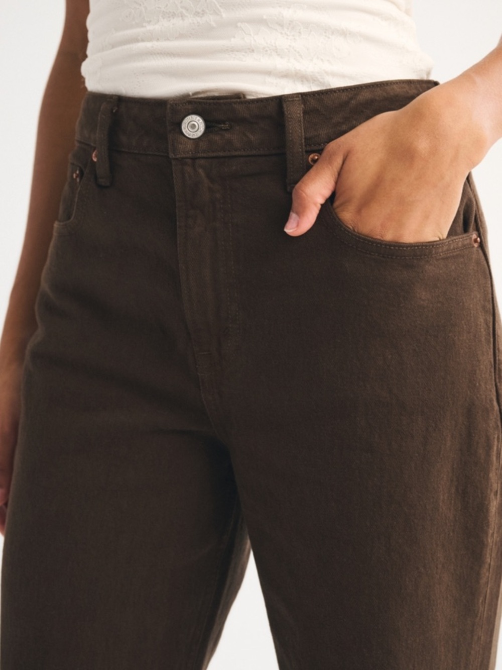 Abercrombie & Fitch High-Rise Relaxed Jeans in Brown